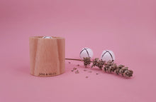 Charger l'image dans la galerie, Le hochet JINGLA cylindre (disponible en 2 coloris)
