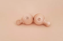 Charger l'image dans la galerie, Mini-maracas avec gravure personnalisée