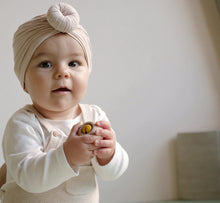 Charger l'image dans la galerie, Hochet JINGLA boule (disponible en 11 coloris)